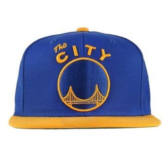NBA • Men’s Mitchell & Ness Golden State Warriors Logo Two Tone Snapback Hat - Picture 1 of 8